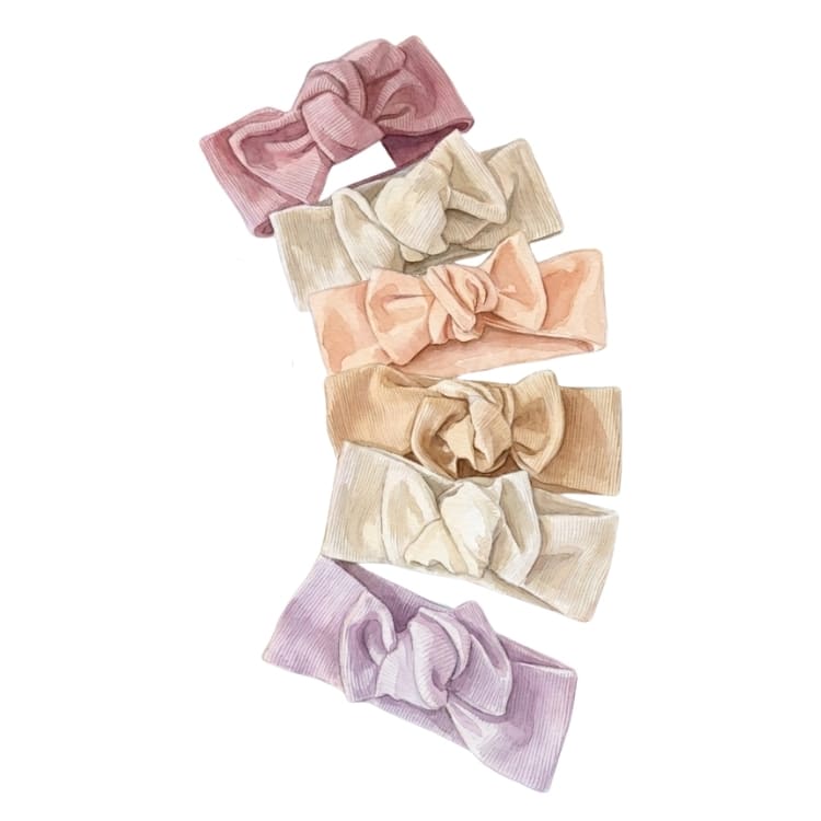 Trousseau d'accessoires de naissance faits main : béguins, bavoirs et chaussons pour bébé