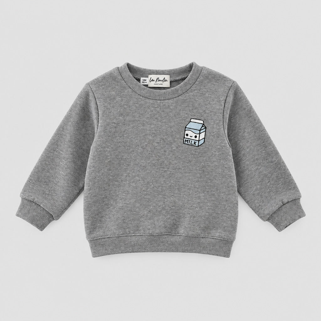 Sweat bébé gris chiné à col rond avec broderie brique de lait, vue de face