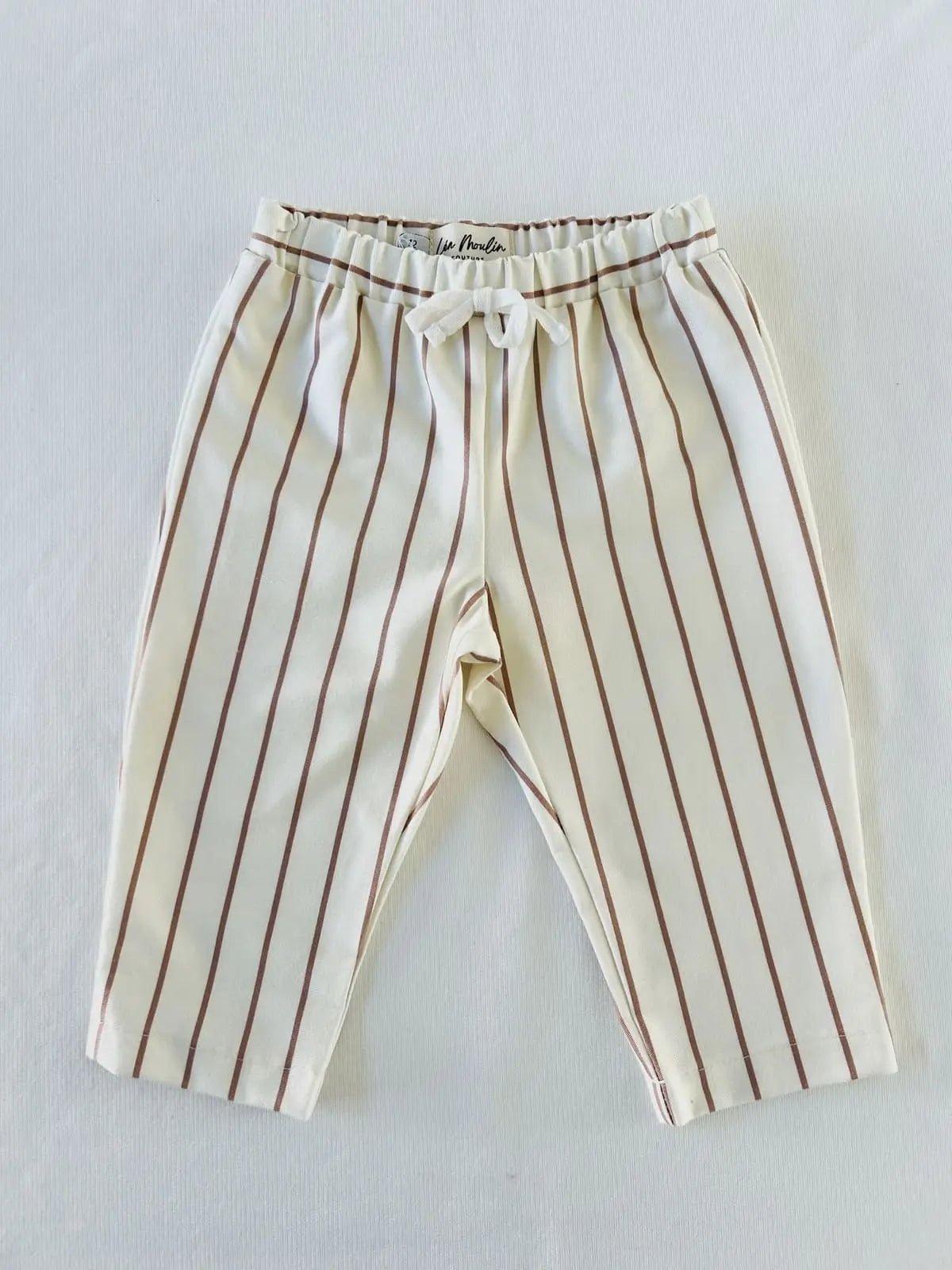 Pantalon large modèle Basile à rayures Camel et Blanc