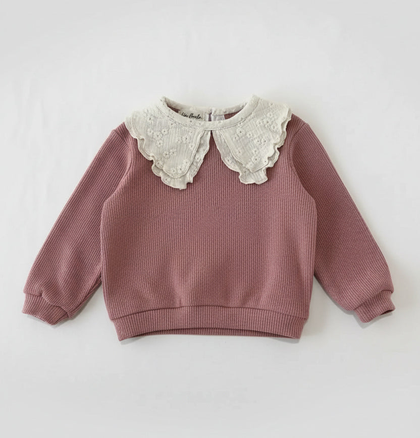 Pull bébé fille en maille côtelée vieux rose avec large col brodé fleuri, vêtement fait main pour bébé