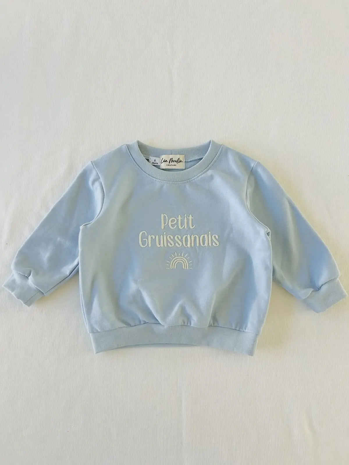 Sweat bébé encolure élastique bleu ciel - Fait main en France modèle Petit Gruissanais