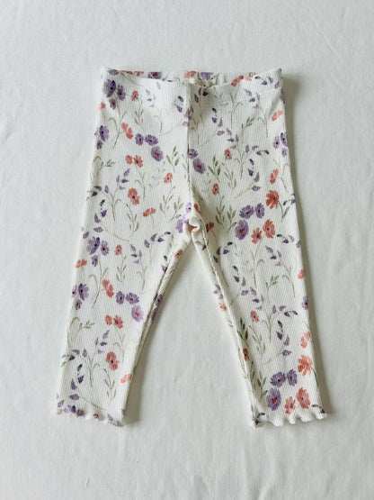 Vêtement bébé fille fait main France : legging modèle Olympe en coton côtelé fleuri.
