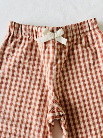 Pantalon fille vichy terracotta original pour naissance - Création Léa Moulin Couture.